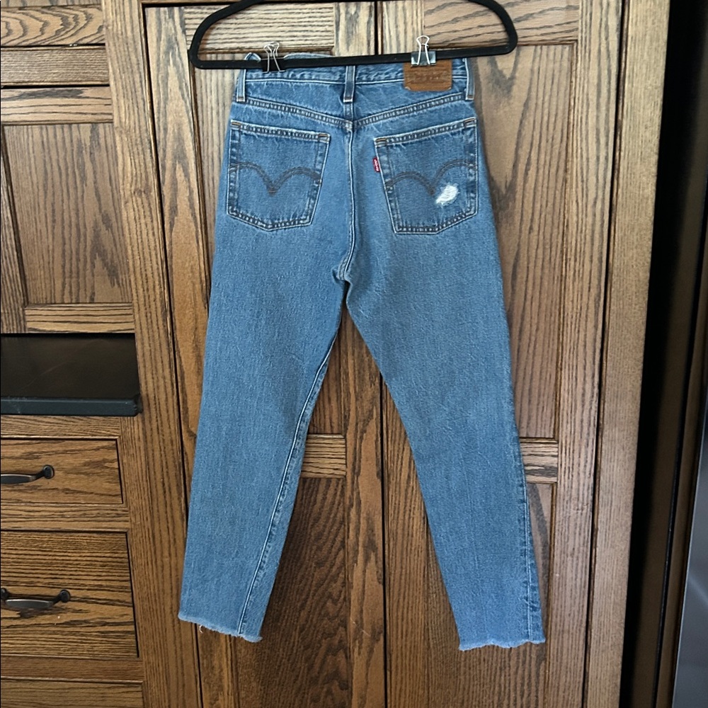 Levi's Premium Wedgie‎ Straight leg medium wash denim jeans women’s size 24 - Picture 5 of 7